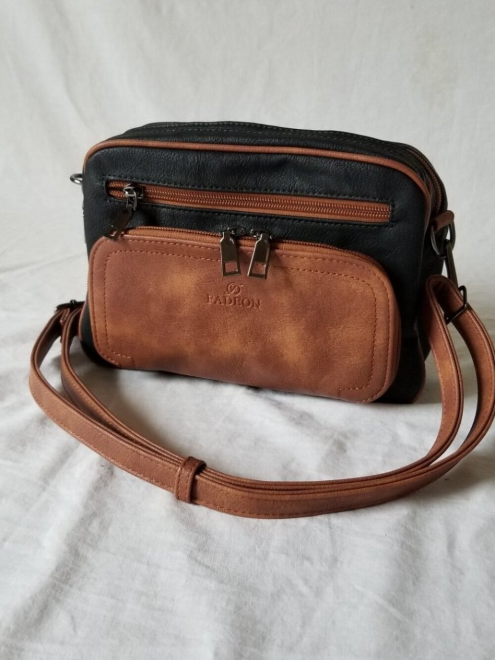 NWT! Two-Tone Midsize Faux Leather Shoulder Bag w/Detachable Strap for Daily Use